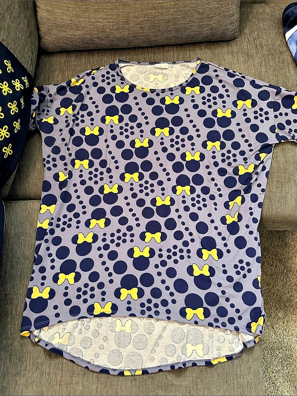 LuLaRoe Minnie Mouse Blue & Yellow Size XL shirt